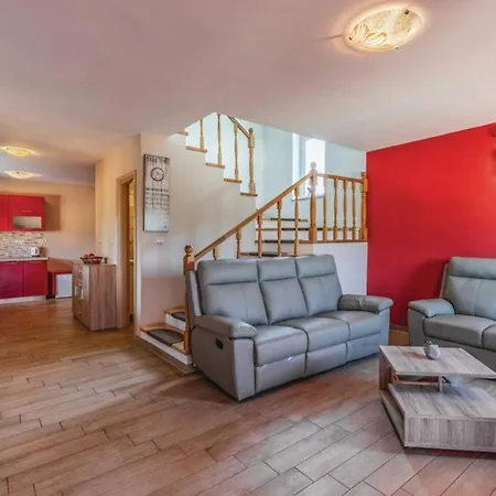 Villa Paliska With Pool For Max 8 Pax In Porec *